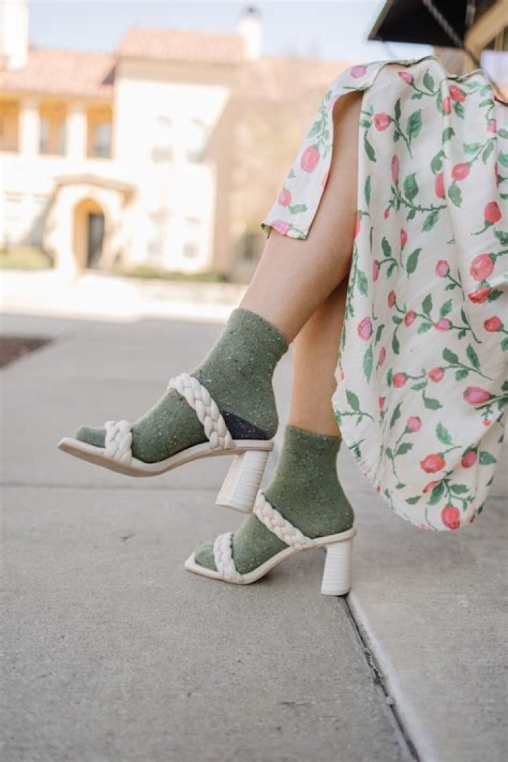 Stars Caught Wearing Socks With Heels — SEE PICS