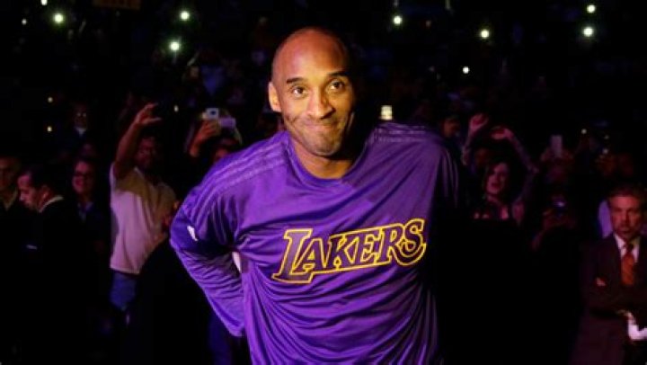 Stars Mourn Basketball Legend – Hollywood Life