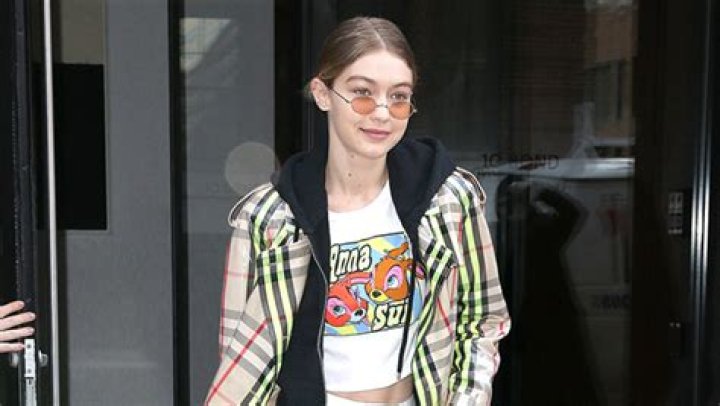 Stars Wearing Crop Tops In Cold Weather — Pics – Hollywood Life