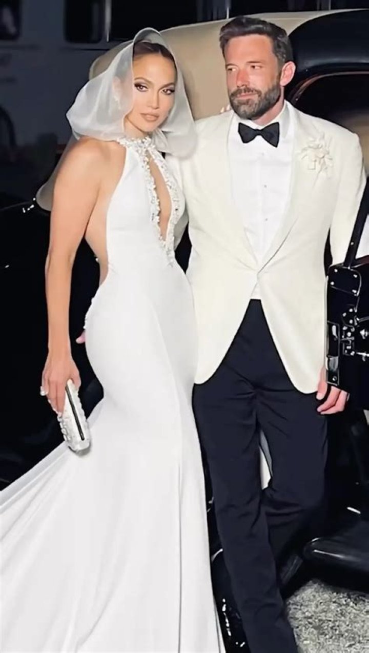 Stars Who Didn’t Wear White On Their Wedding Day: Kelly Dodd, Emily Ratajkowski & More