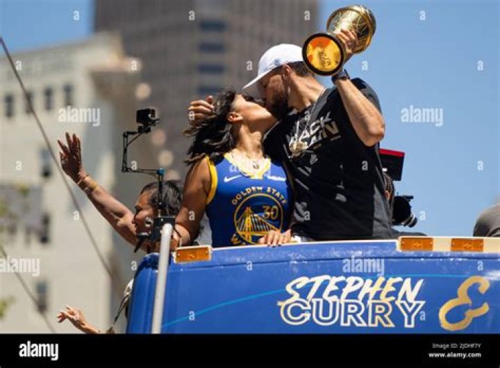 Steph & Ayesha Curry Passionately Kiss During Romantic Beach Outing: ‘So Grateful’ — See Pic