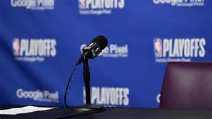 Steph Curry Quickly Stops Himself From Coughing During NBA Press Conference About Coronavirus