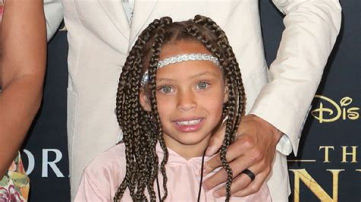 Steph Curry’s Daughter Riley Looks Like His Twin In Dance Video – Hollywood Life