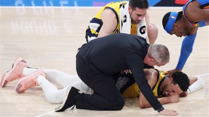 Steph Curry ‘Stressing’ After Kevin Durant’s Injury In NBA Finals Game