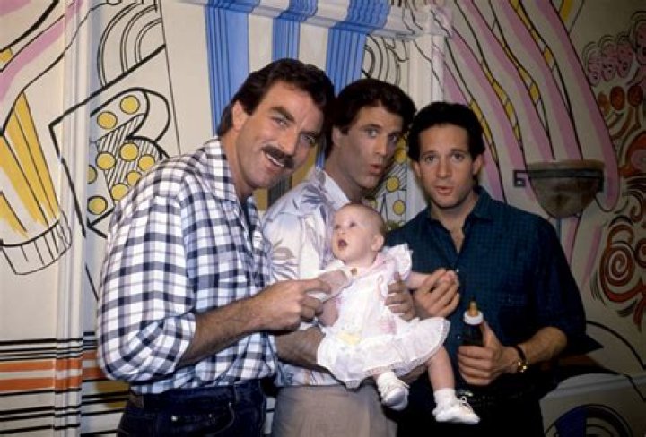 Steve Guttenberg Dishes On Recreating ‘Three Men & A Baby’ Scene In ‘The Goldbergs’ (Exclusive)