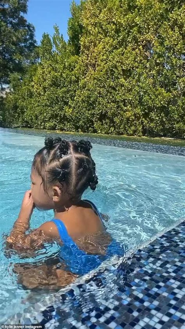 Stormi Webster Goes Swimming In Kylie Jenner’s Video – Hollywood Life