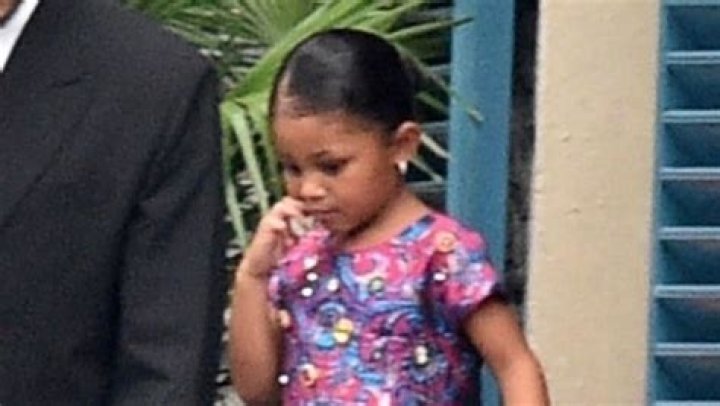 Stormi Webster Wears Purple Dress At Kourtney & Travis’ Wedding – Hollywood Life