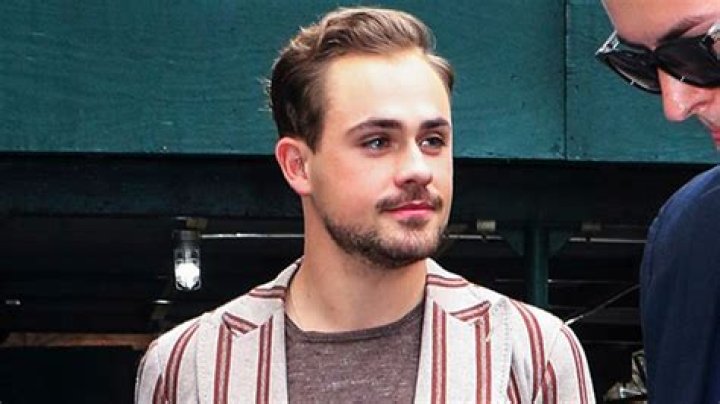 ‘Stranger Things’ Dacre Montgomery Out W/ GF Liv Pollock In NYC: Pics – Hollywood Life