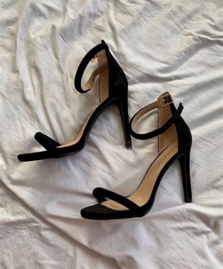 Strut in a Similar Pair of Simple Black Heels as Sarah Hyland That Are 18% Off