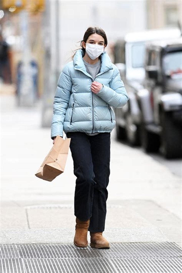 Suri Cruise Rocks UGGs &Puffer Coat While Shopping In NYC — See Pic – Hollywood Life