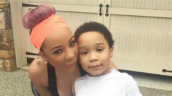 T.I. Kisses Tiny’s Baby Bump In Throwback Pic For Son’s 10th B-Day – Hollywood Life