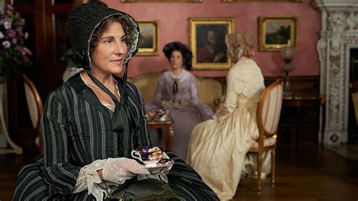 Tamsin Greig Talks Anne Trenchard, Loss & More – Hollywood Life