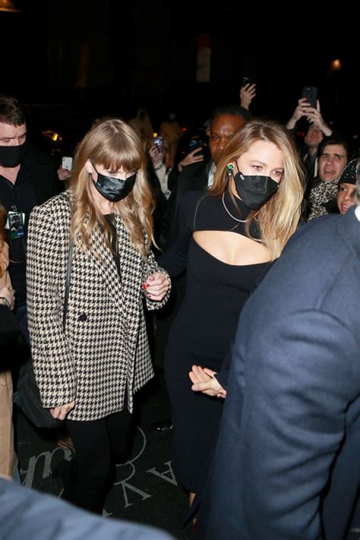Taylor Swift, Blake Lively & Ryan Reynolds Head To ‘SNL’ After Party – Hollywood Life