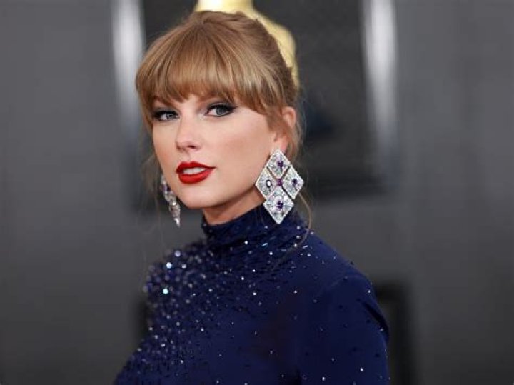 Taylor Swift Breaks Down The Ending Of The ‘All Too Well’ Short Film – Hollywood Life