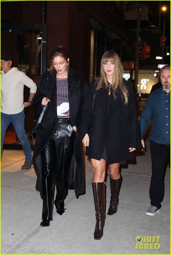 Taylor Swift & Gigi Hadid Attend Questlove’s Game Night: Photos – Hollywood Life