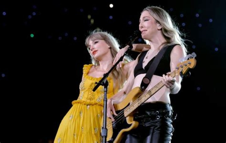 Taylor Swift Joins HAIM On Stage For Surprise Performance Of ‘Love Story’ In London: Video