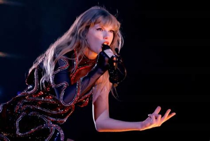 Taylor Swift: ‘Look What You Made Me Do’ Now Vs. Then Looks