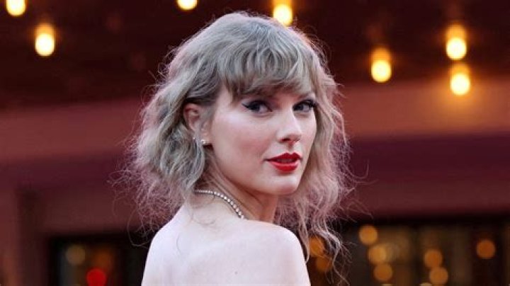 Taylor Swift Posts Fresh-Faced Pic On Instagram — Photo – Hollywood Life