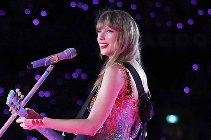 Taylor Swift Reveals That Harry Styles Thought ‘Red’ Was ‘Bittersweet’