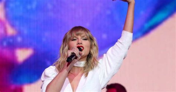 Taylor Swift’s Best Live Performances –PICS