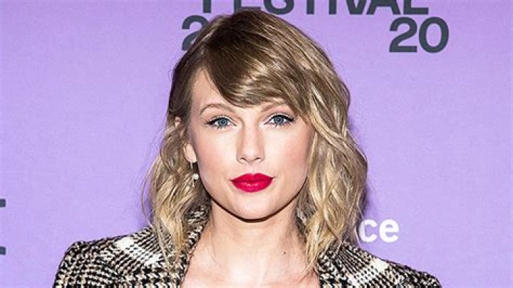 Taylor Swift’s Longer Hair In Quarantine: Pic – Hollywood Life
