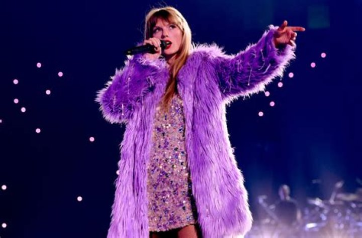 Taylor Swift’s Sweet Red Lip — Get Her Holiday Look In NYC