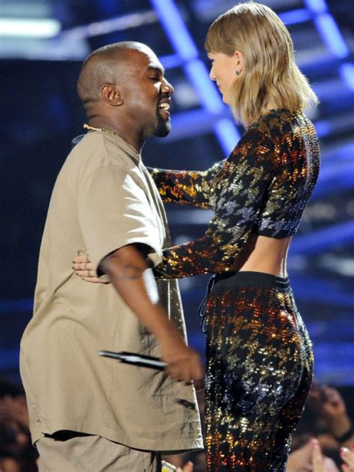 Taylor Swift Talks Kanye West’s VMAS Interruption At Eras Tour – Hollywood Life