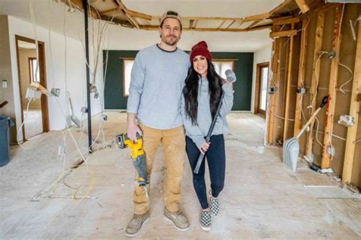 ‘Teen Mom 2’ Chelsea Houska’s Husband Cole DeBoer Shows Off His Ripped Muscles At Home