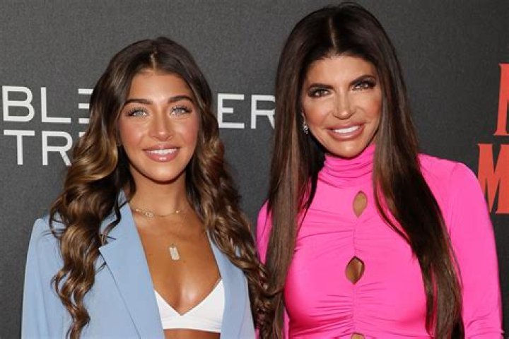Teresa Giudice Kisses & Holds Hands With BF Luis As They Travel Home With Daughter Gia & Her BF