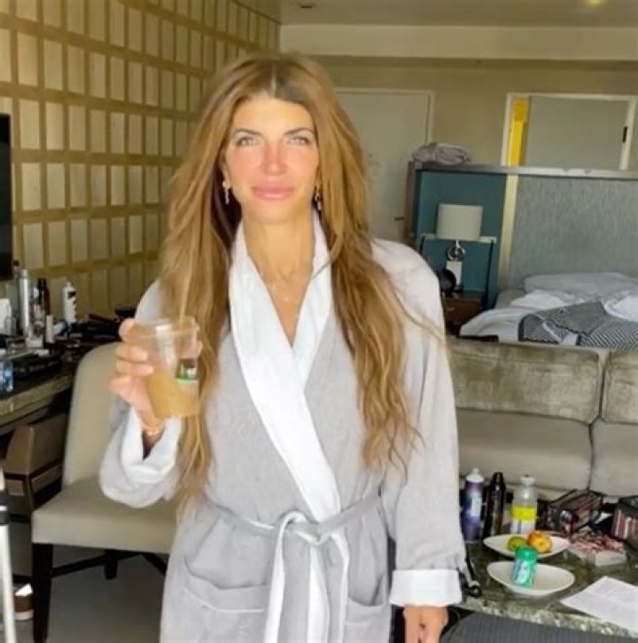 Teresa Giudice Posts Makeup-Free Video & Fans Rave Over Her Fresh Face – Hollywood Life