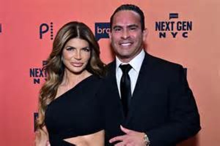 Teresa Giudice’s Friends Are ‘Worried’ She & Boyfriend Luis Ruelas Are Moving Too Fast