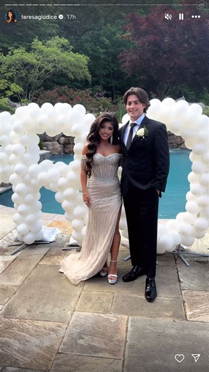 Teresa Giudice’s Lookalike Daughter Milania, 15, Looks So Grown Up During 8th Grade Graduation 