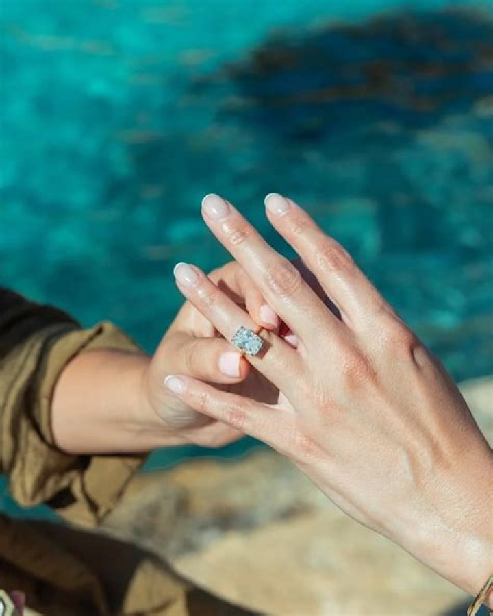 ‘The Bachelorette’: Becca’s Engagement Ring Battle: Which Rock Do You Like Better?