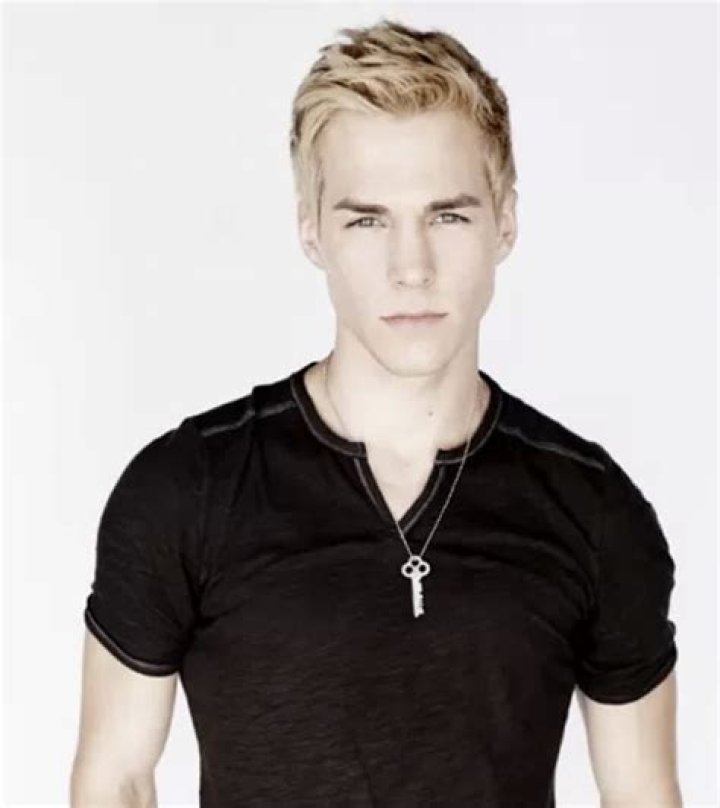‘The Carrie Diaries’ Season 2 Cast — Chris Woods Cast As Carrie’s Love Interest – Hollywood Life