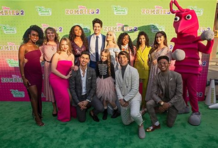 The Cast Talks Shrimpy’s Impact — Video – Hollywood Life