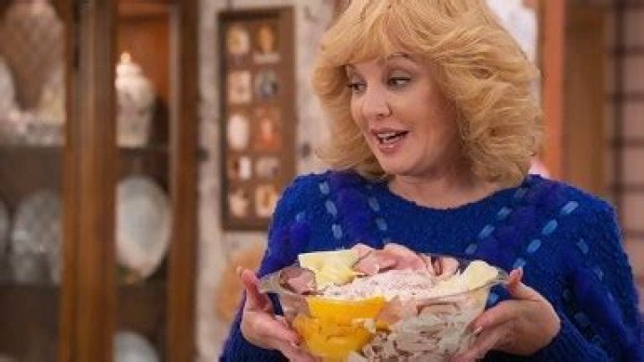 ‘The Goldbergs’ Preview: Beverly’s Cookbook Is Rejected & Called ‘Pure Poison’ — Watch