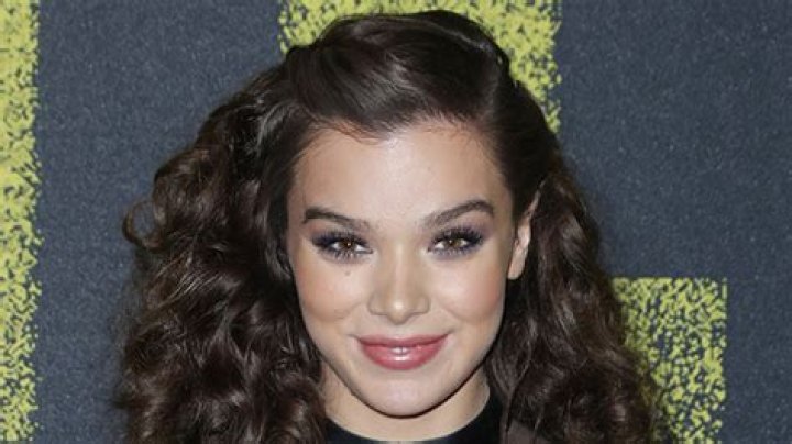 The Perfect Holiday Hairstyle — Copy Hailee Steinfeld’s Look With Drugstore Products