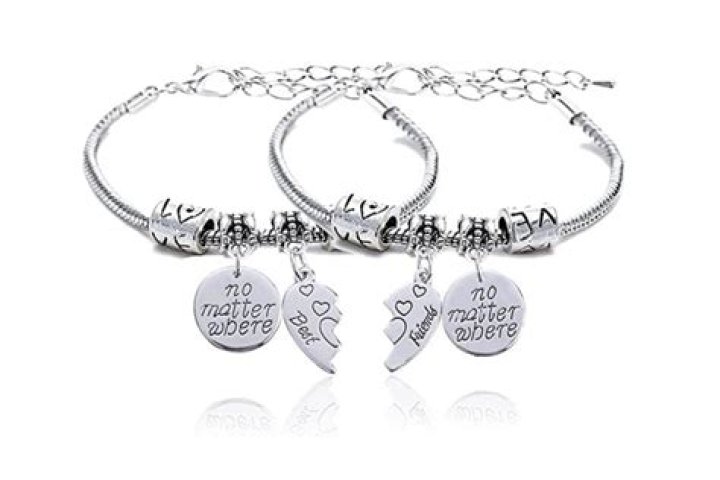 The Top Friend Charm Bracelets in 2024 – Reviews by Hollywood Life – Hollywood Life