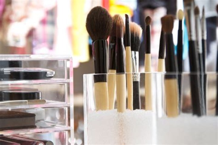 The Top Makeup Brush Organizers in 2023 – Reviews by Hollywood Life – Hollywood Life