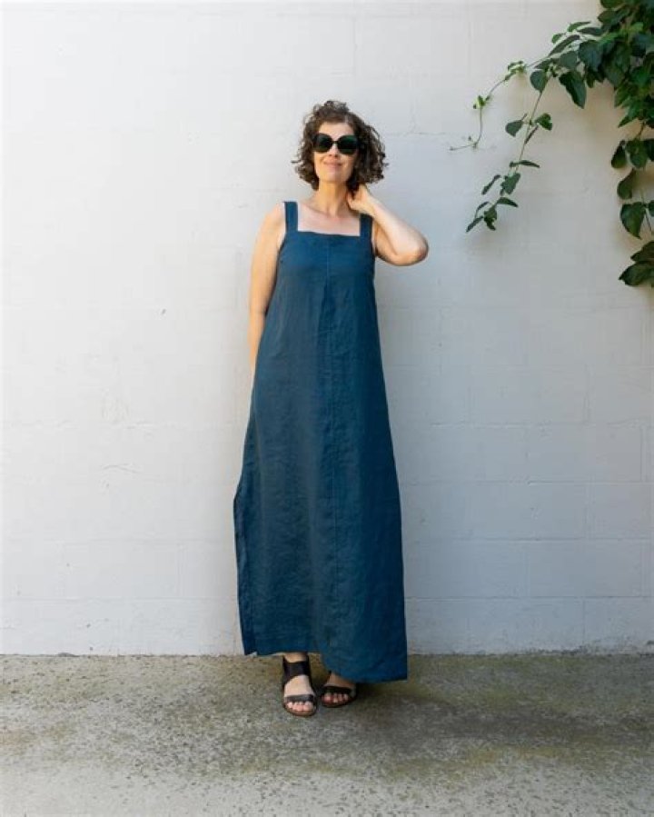 This $30 T-Shirt Maxi Dress Is Super Comfy & Stylish & Will Be Your Go-To Summer Outfit