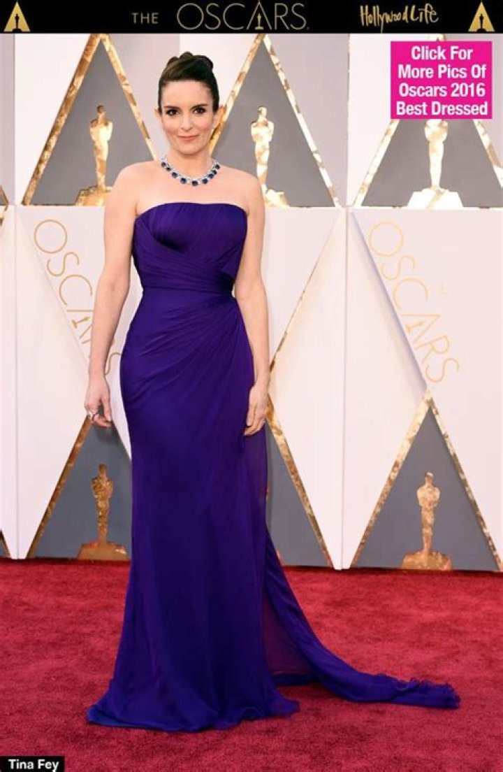 Tina Fey Literally Slays In Purple Strapless Versace Gown At 2016 Oscars