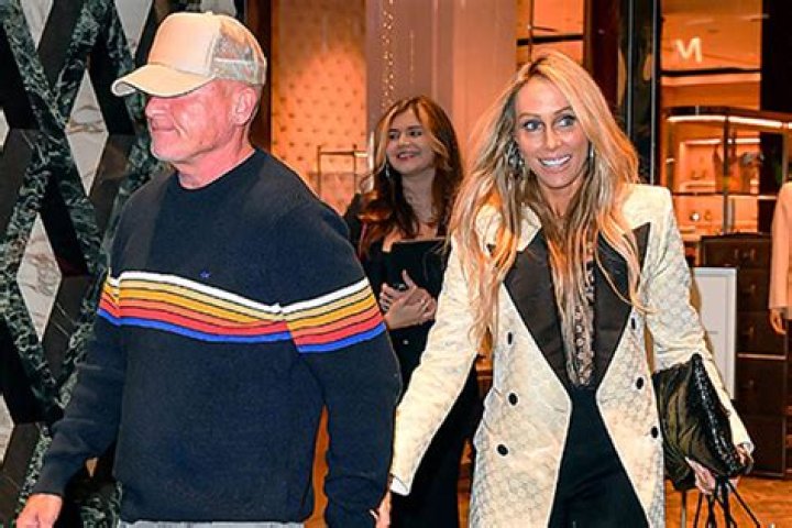 Tish Cyrus & Husband Dominic Purcell Reportedly ‘Sought Therapy’ After His Past Romance With Noah Surfaced