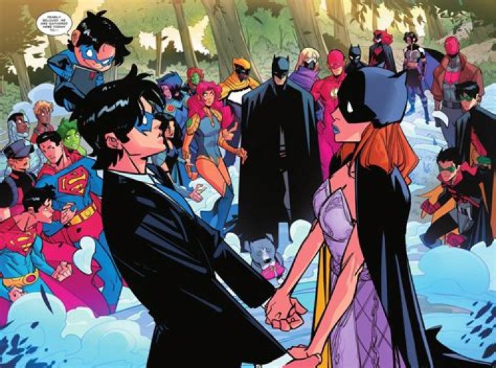 ‘Titans’ Star On Barbara Gordon & Dick Grayson Season 3 Relationship – Hollywood Life