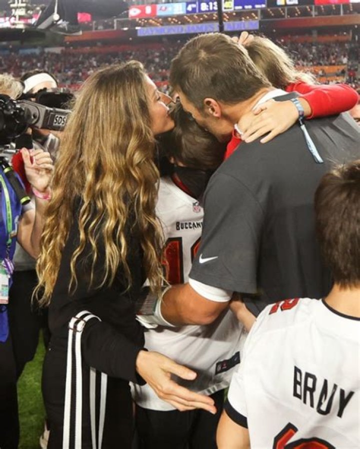 Tom Brady Plays Future Song In New Video Sparking Gisele Theories – Hollywood Life