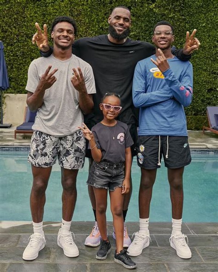 Tom Brady Reunites With His 3 Kids To Celebrate Christmas After Being Away For Football: Photos