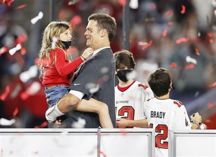 Tom Brady Shares Sweet Video Of His Kids Doing Cartwheels: Watch – Hollywood Life