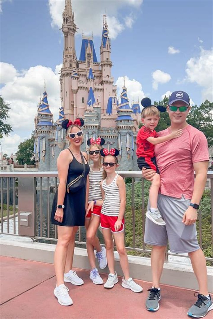 Tom Brady Treats Kids To Disney World Day – Hollywood Life