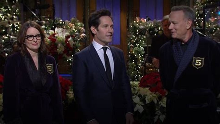 Tom Hanks & Tina Fey Welcome Paul Rudd To Five Timers Club – Hollywood Life