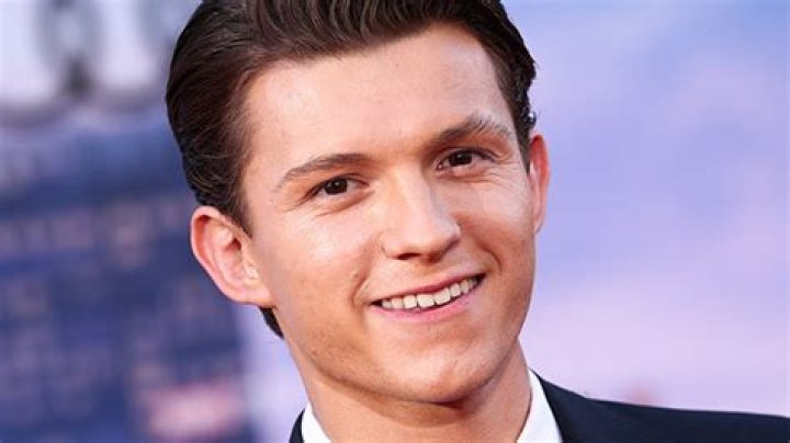 Tom Holland Celebrity Profile – Hollywood Life