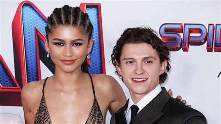 Tom Holland Shares Sweet Zendaya 27th Birthday Tribute: Photos – Hollywood Life